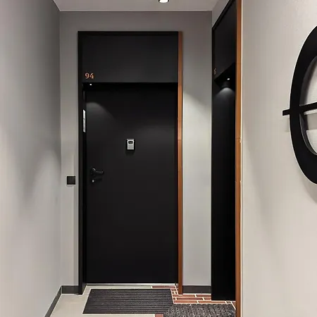 Apartment Loft Near The Old Town Parking & Balcony By Renters *