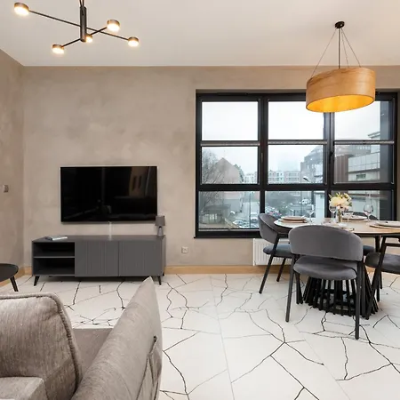 Loft Near The Old Town Parking & Balcony By Renters Apartment *