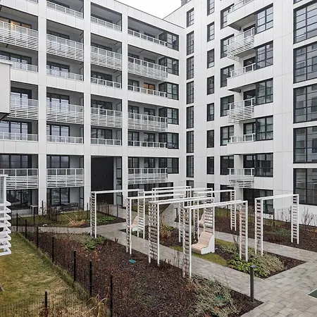 Loft Near The Old Town Parking & Balcony By Renters Apartment *